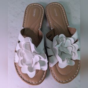 Kohl's White Floral Sandals